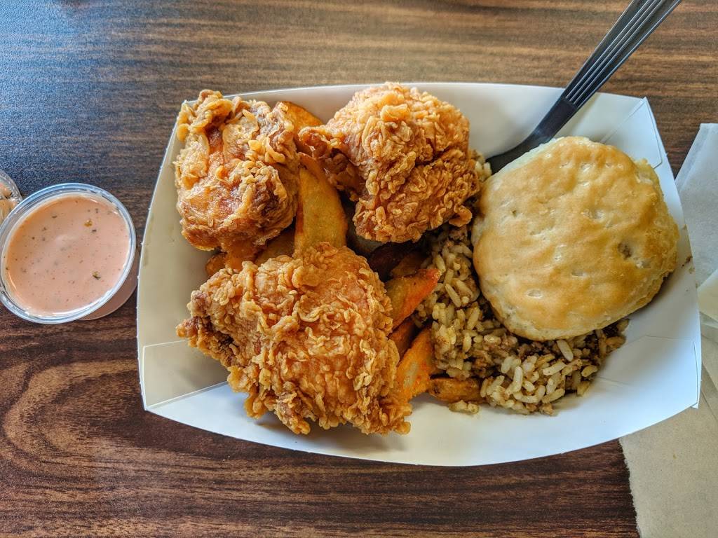 Chicken-N-Spice | restaurant | 251 N Chicago St, Joliet, IL 60432, USA | 8157271100 OR +1 815-727-1100