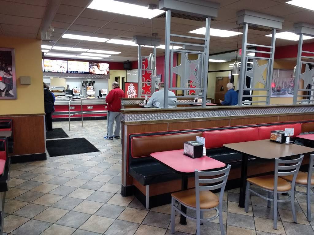 Hardees | restaurant | 11660 Allisonville Rd, Fishers, IN 46038, USA | 3175775914 OR +1 317-577-5914