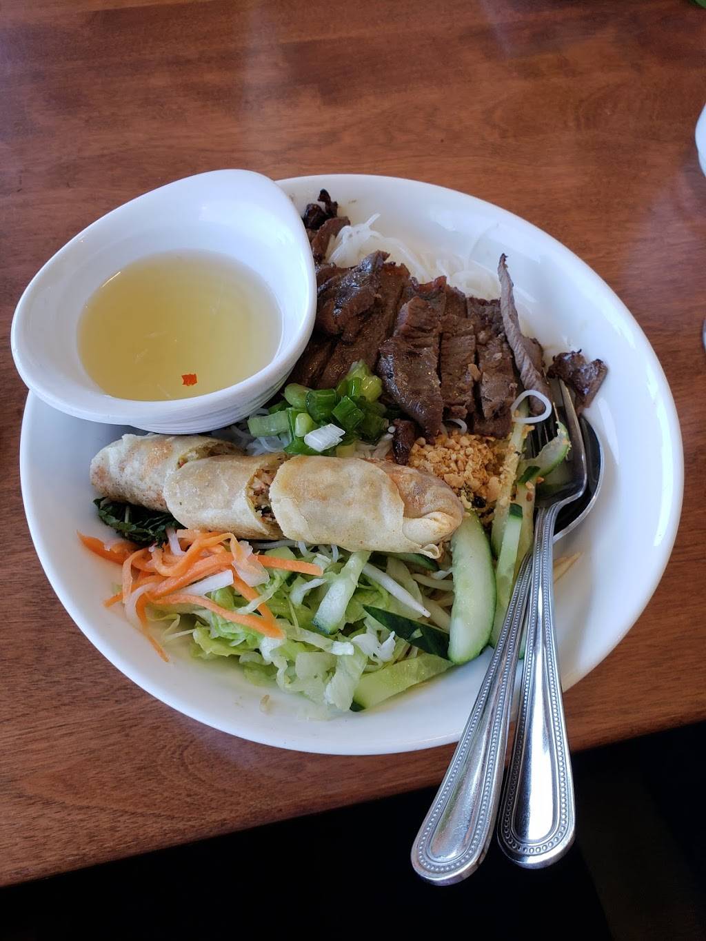 Lac Vien Restaurant | restaurant | 2270 Markham Rd, Scarborough, ON M1B 2W4, Canada | 4167548188 OR +1 416-754-8188