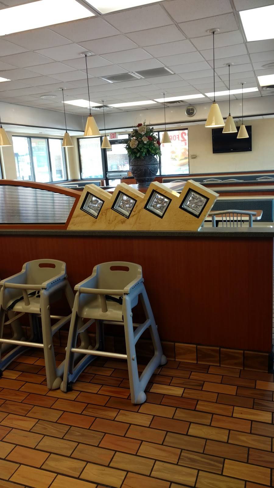 Burger King | restaurant | 642 S Rand Rd, Lake Zurich, IL 60047, USA | 8475400707 OR +1 847-540-0707