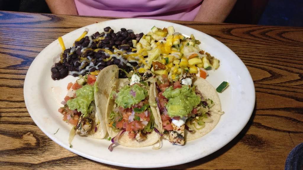 La Ristra | restaurant | 638 E Warner Rd, Gilbert, AZ 85296, USA | 4805452880 OR +1 480-545-2880