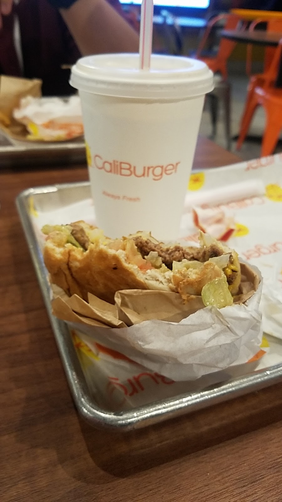 CaliBurger | restaurant | 5646 State Rd, Bakersfield, CA 93308, USA | 6616956851 OR +1 661-695-6851