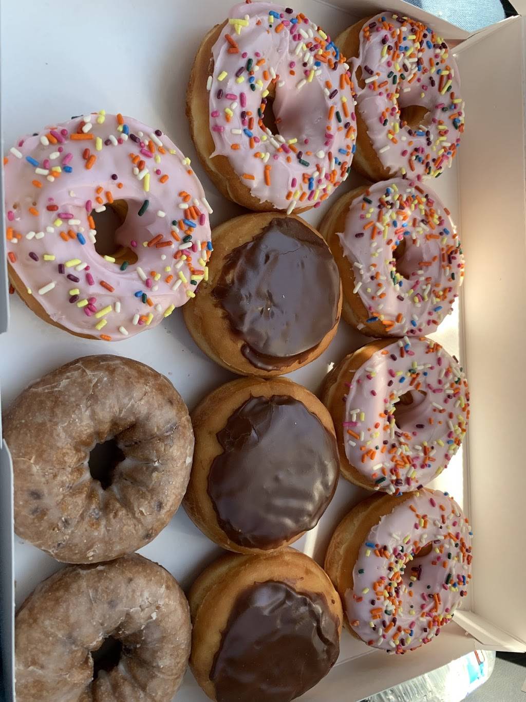 Dunkin | bakery | 40361 Murrieta Hot Springs Rd, Murrieta, CA 92563, USA | 9516989880 OR +1 951-698-9880