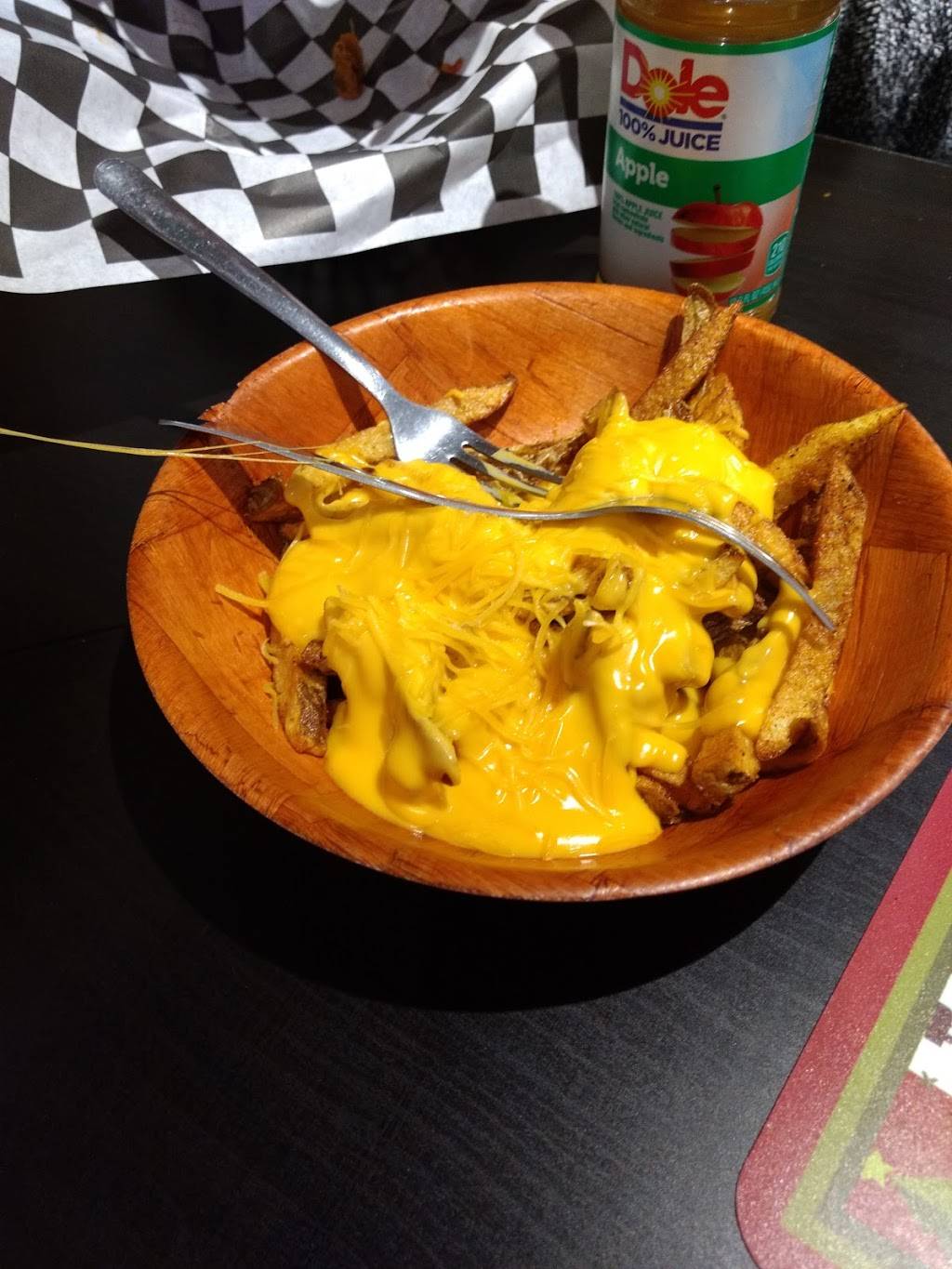 Titos Sloppy Doggs | restaurant | 1068 Market St, Wheeling, WV 26003, USA | 3046506252 OR +1 304-650-6252