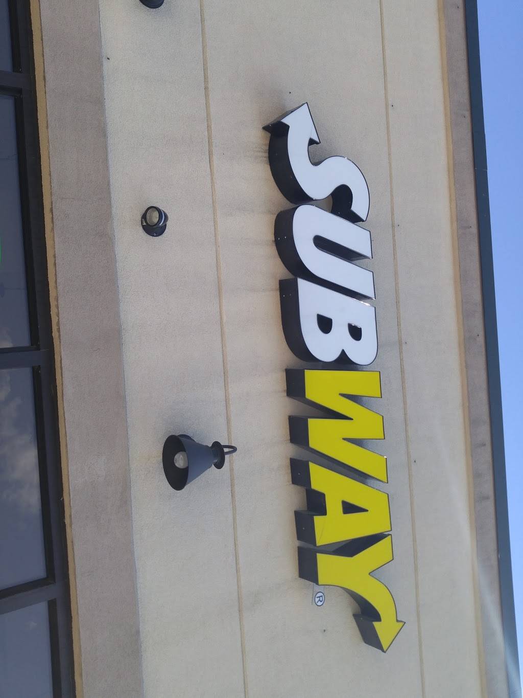 Subway | restaurant | 11054 Hickman Rd, Clive, IA 50325, USA | 5152764196 OR +1 515-276-4196