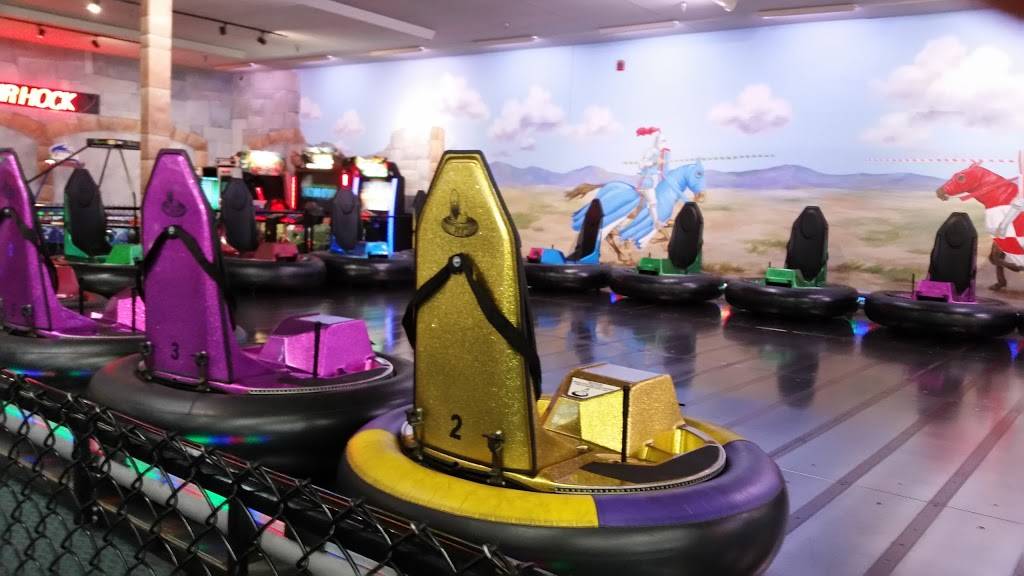 Enchanted Castle Restaurant & Entertainment Complex | restaurant | 1103 S Main St, Lombard, IL 60148, USA | 6309537860 OR +1 630-953-7860