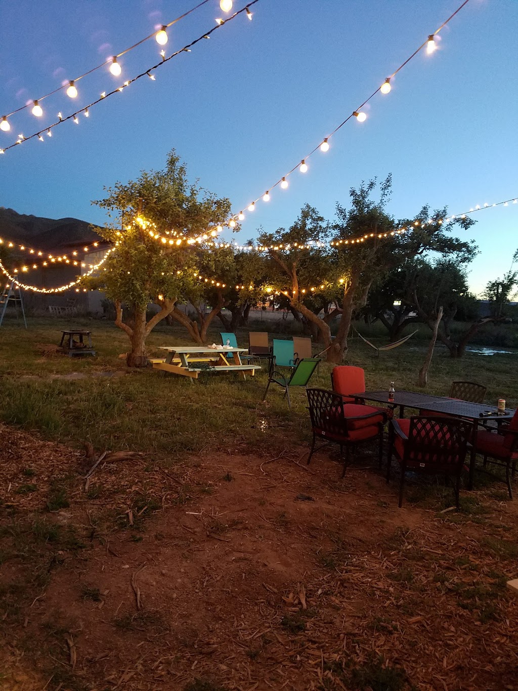 Sweet Pea Farm And Orchard | restaurant | 136 S 600 W, Parowan, UT 84761, USA | 4355316461 OR +1 435-531-6461