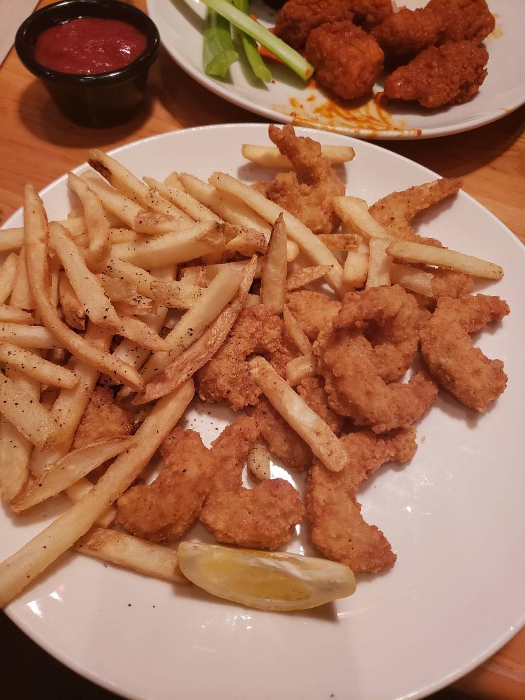 Applebees Grill + Bar | restaurant | 6170 Mid Rivers Mall Dr, St Peters, MO 63304, USA | 6364478532 OR +1 636-447-8532