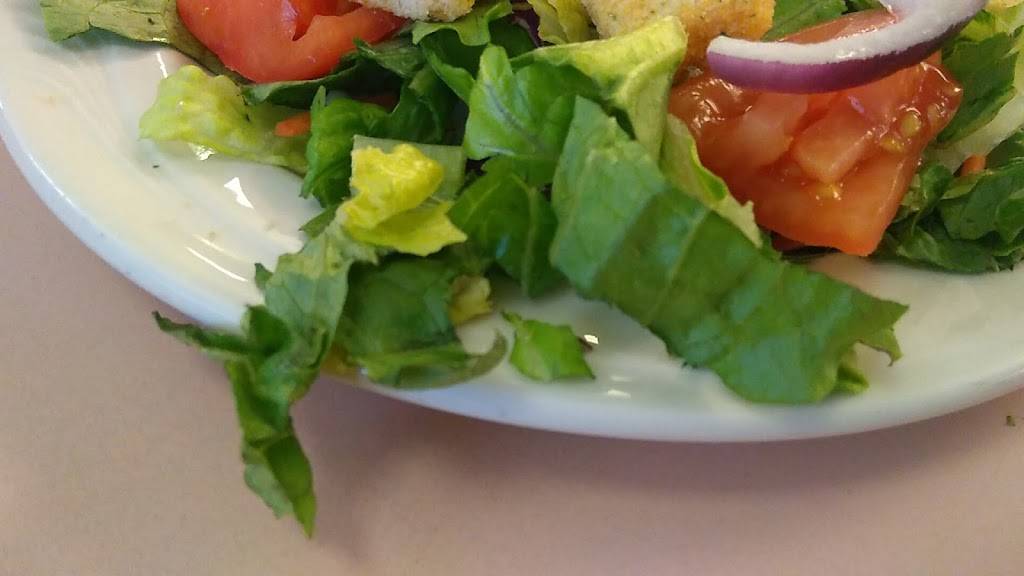 Friendlys | restaurant | 81 Newtown Rd, Danbury, CT 06810, USA | 2037482476 OR +1 203-748-2476