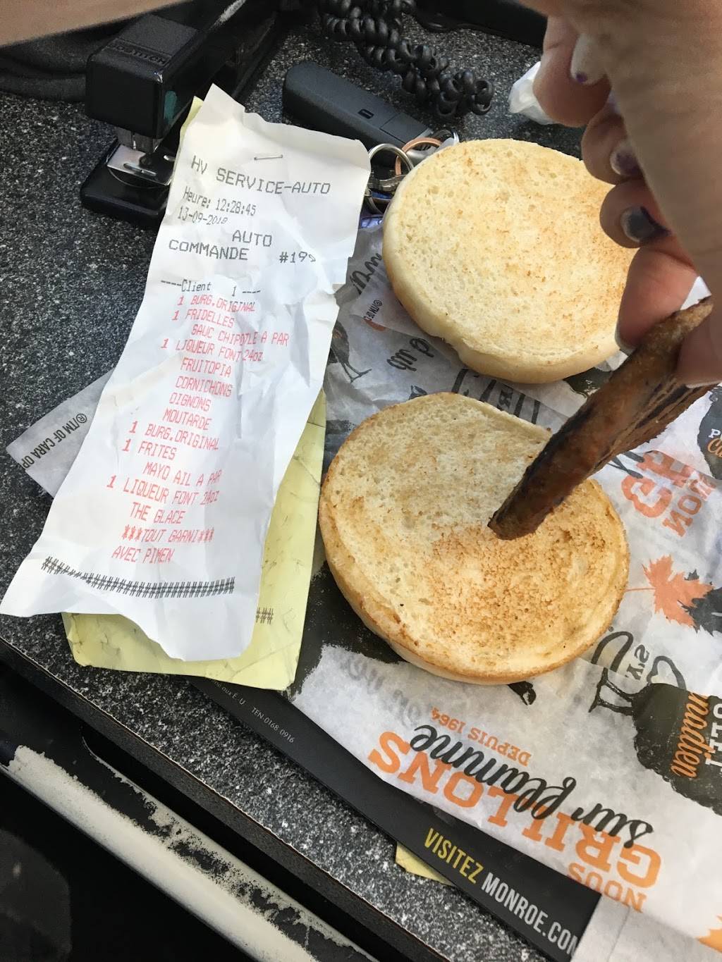 Harveys | restaurant | 12575 Rue Sherbrooke E, Pointe-aux-Trembles, QC H1B 1C8, Canada | 5143855555 OR +1 514-385-5555