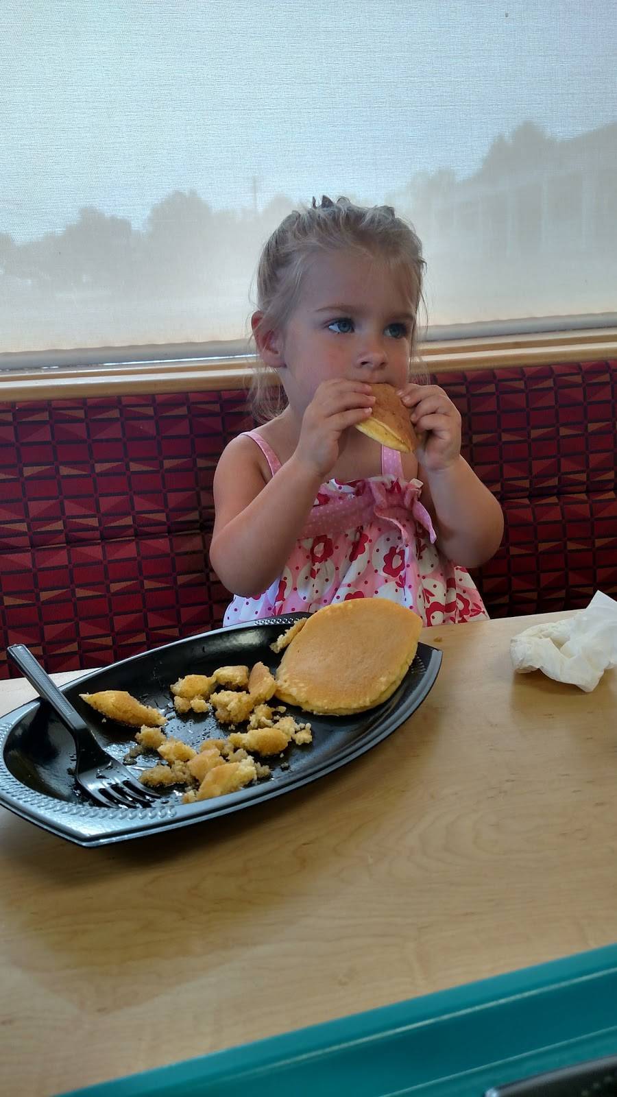 Dairy Queen Grill & Chill | restaurant | 1317 S Jackson St, Salem, IN 47167, USA | 8128831258 OR +1 812-883-1258