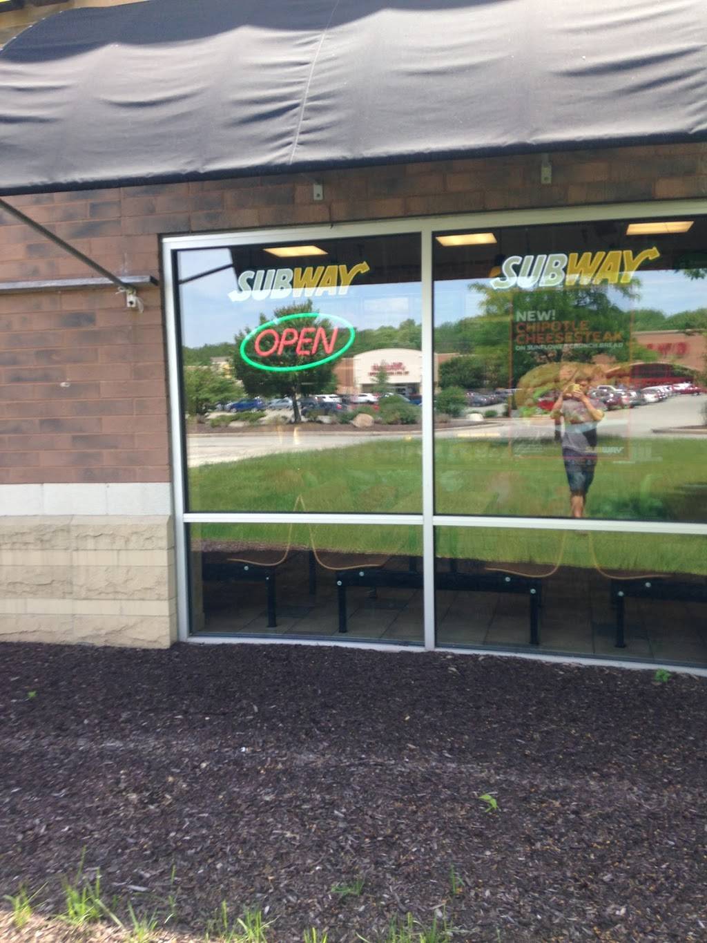 Subway | restaurant | 14999 W Beloit Rd, New Berlin, WI 53151, USA | 4144271100 OR +1 414-427-1100