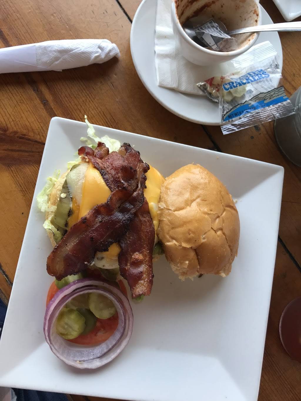 Teakwoods Tavern & Grill | restaurant | 151 E Williams Field Rd, Gilbert, AZ 85295, USA | 4808998325 OR +1 480-899-8325