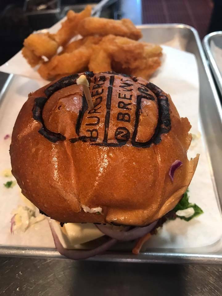 Burgers N Brews | meal takeaway | 3021 Lincoln Blvd, Santa Monica, CA 90405, USA | 3104505854 OR +1 310-450-5854