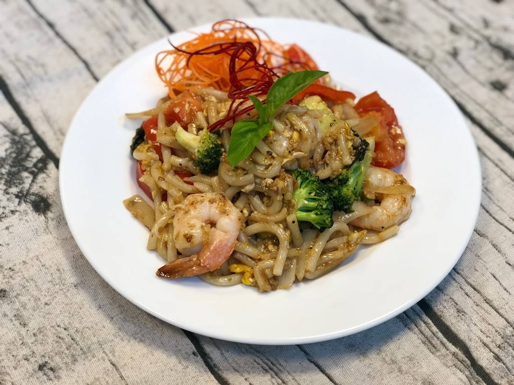 Ploy Thai kitchen | restaurant | 486 Royer Dr #101, Lancaster, PA 17601, USA | 7178244038 OR +1 717-824-4038