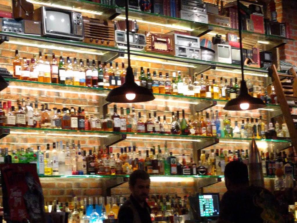 La Belle & La Boeuf - Burger Bar | restaurant | 7999 Boulevard des Galeries dAnjou, Anjou, QC H1M 1W9, Canada | 5143552525 OR +1 514-355-2525