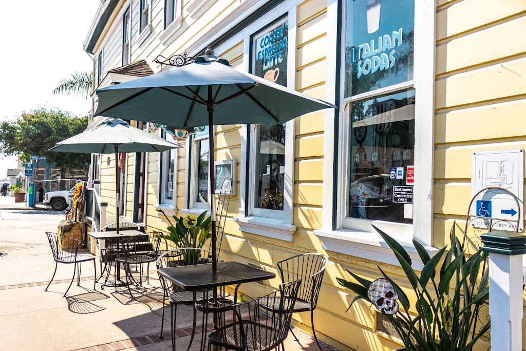 Castagnola Deli & Café | cafe | 201 Monterey Avenue C-D, Capitola, CA 95010, USA | 8315157979 OR +1 831-515-7979