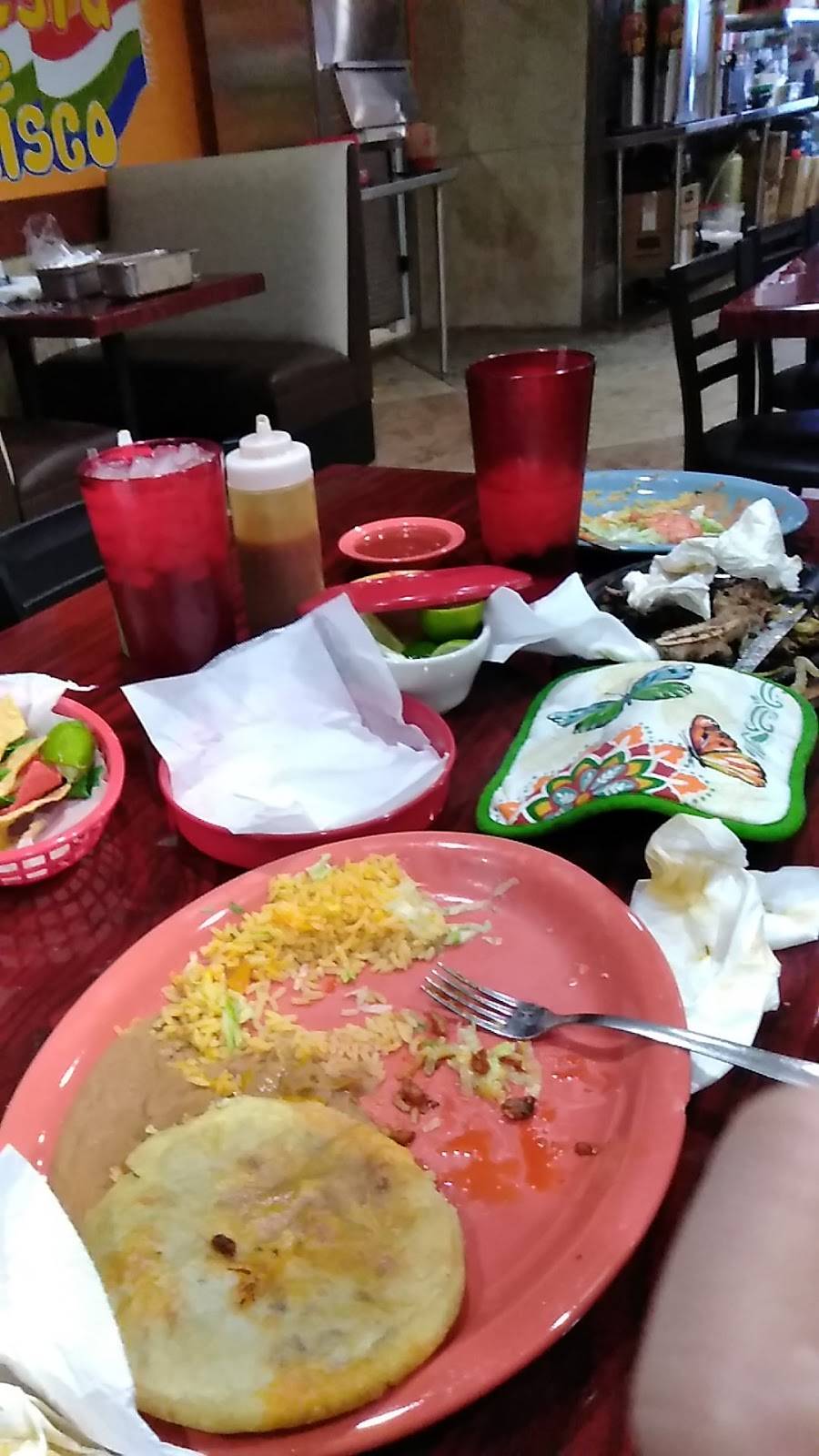 La Fiesta De Jalisco | restaurant | 7712, San Antonio, TX 78227, USA | 2105490100 OR +1 210-549-0100