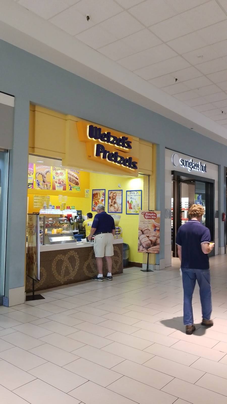 Wetzels Pretzels | restaurant | Volusia Mall, 1700 W International Speedway Blvd #135, Daytona Beach, FL 32114, USA | 3862587874 OR +1 386-258-7874