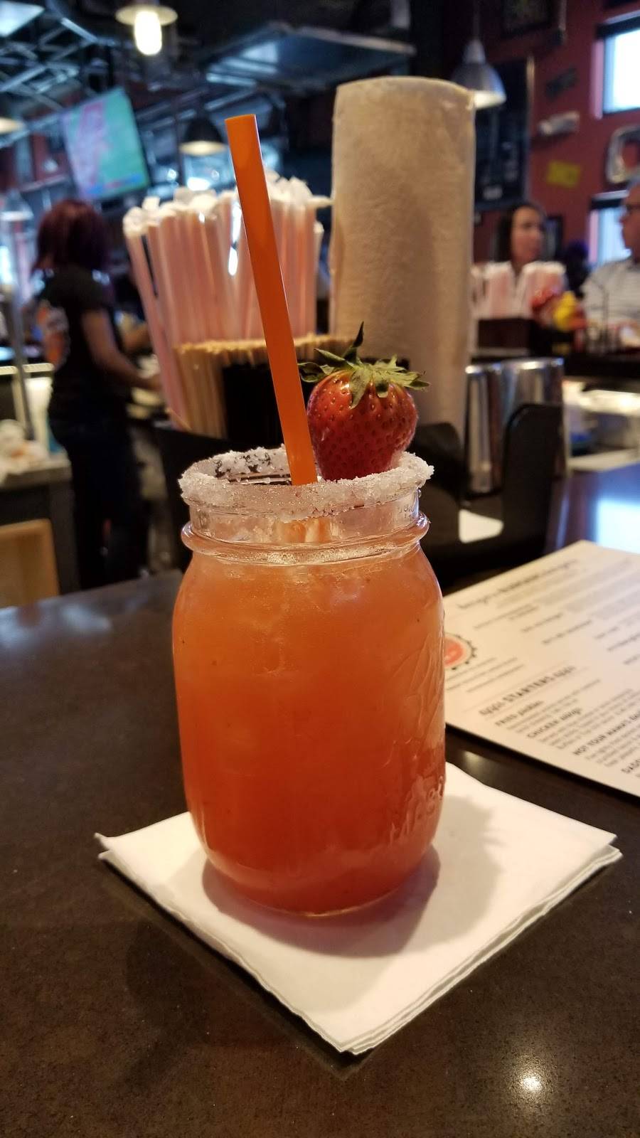 Bad Daddys Burger Bar | restaurant | 2317 Memorial Pkwy SW, Huntsville, AL 35801, USA | 2569704466 OR +1 256-970-4466