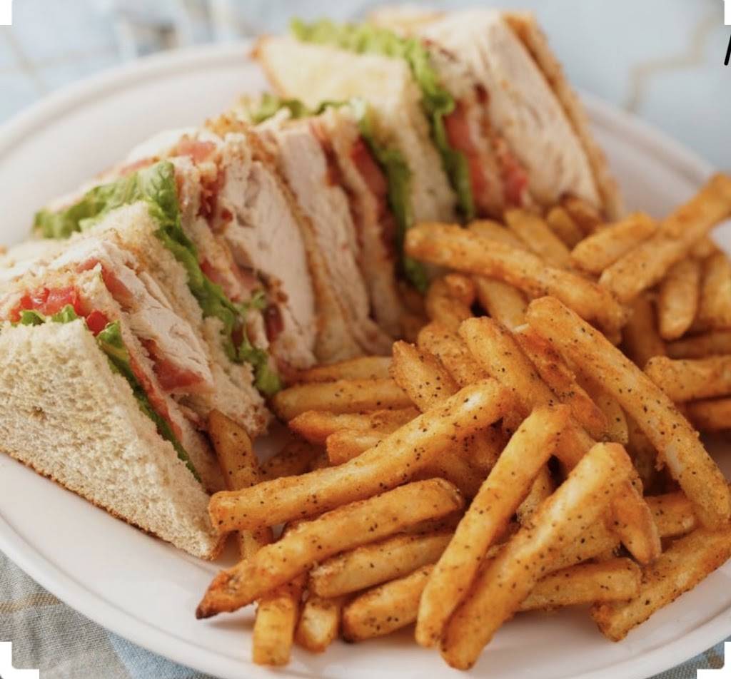 Valley Inn Restaurant and Martini Bar | restaurant | 4557 Sherman Oaks Ave, Sherman Oaks, CA 91403, USA | 8187841163 OR +1 818-784-1163