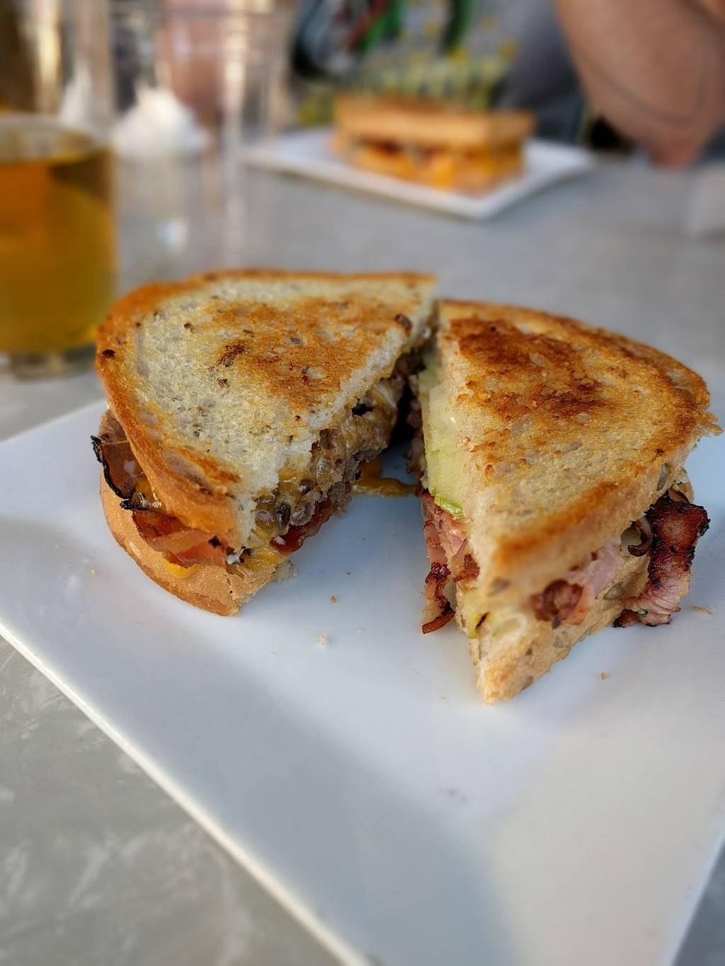 Spacebar | restaurant | 709 W Broad St, Falls Church, VA 22046, USA | 7039920777 OR +1 703-992-0777