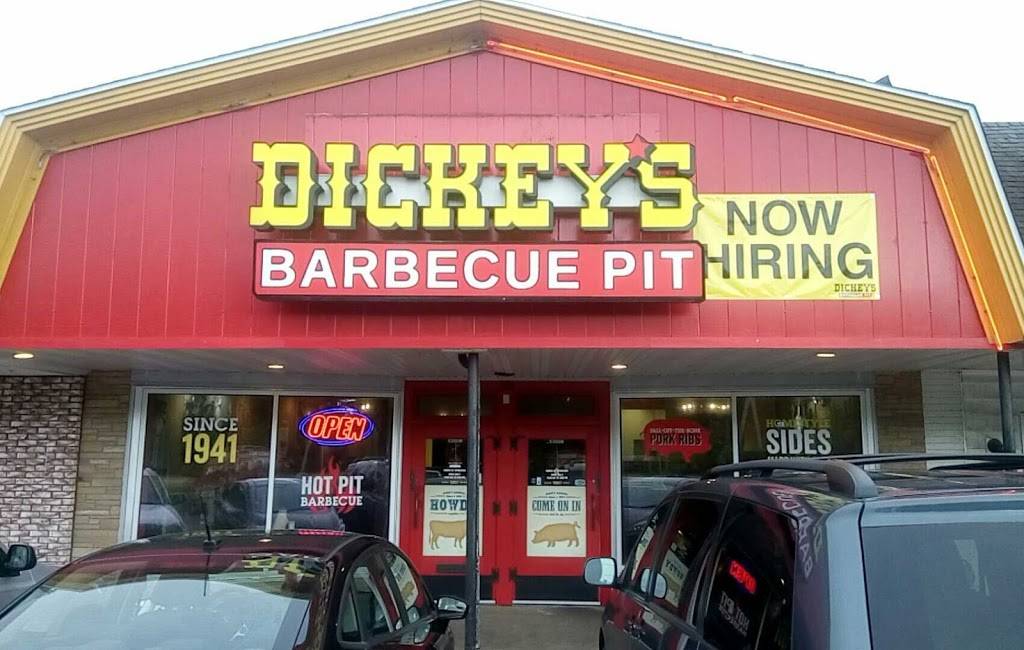 Dickeys Barbecue Pit | restaurant | 311 E Clairemont Ave, Eau Claire, WI 54701, USA | 7158309790 OR +1 715-830-9790