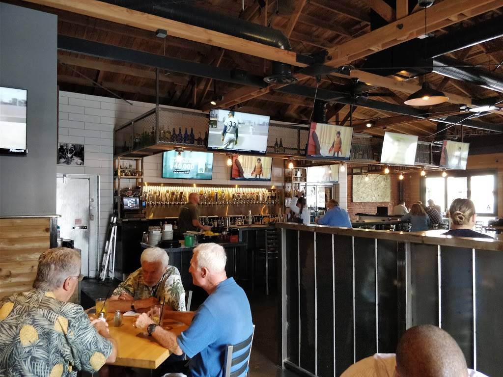 38 Degrees Ale House & Grill | restaurant | 110 E Colorado Blvd, Monrovia, CA 91016, USA | 6264085544 OR +1 626-408-5544