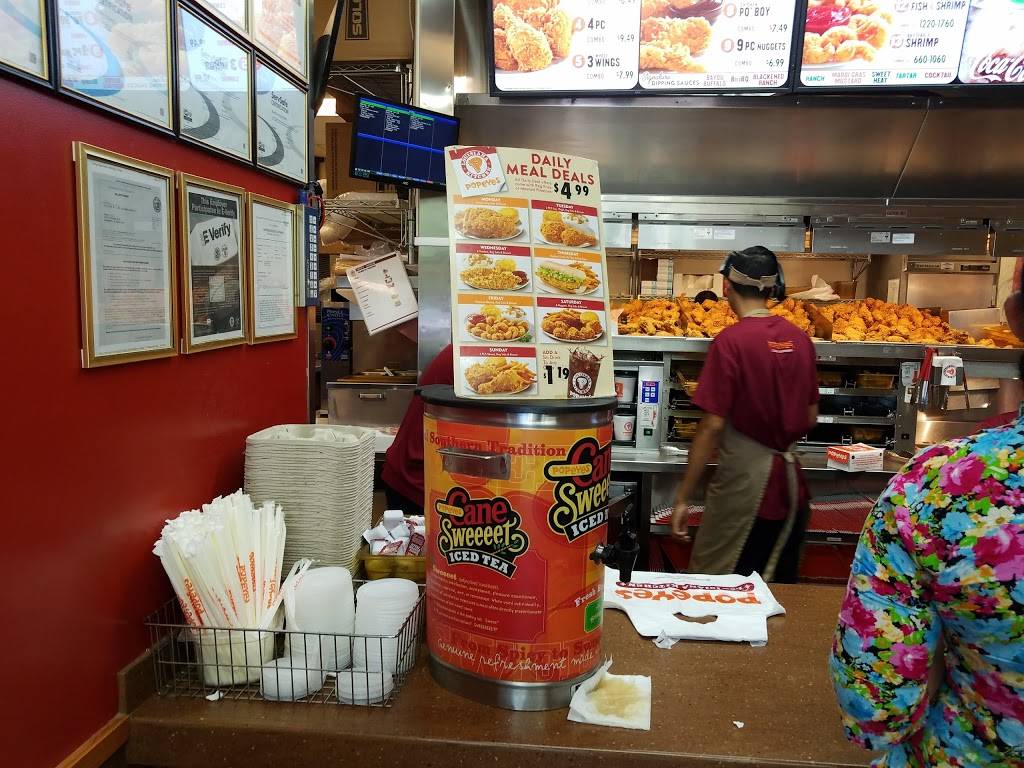 Popeyes Louisiana Kitchen | restaurant | 7501 W Stockton Blvd, Sacramento, CA 95823, USA | 9166826670 OR +1 916-682-6670