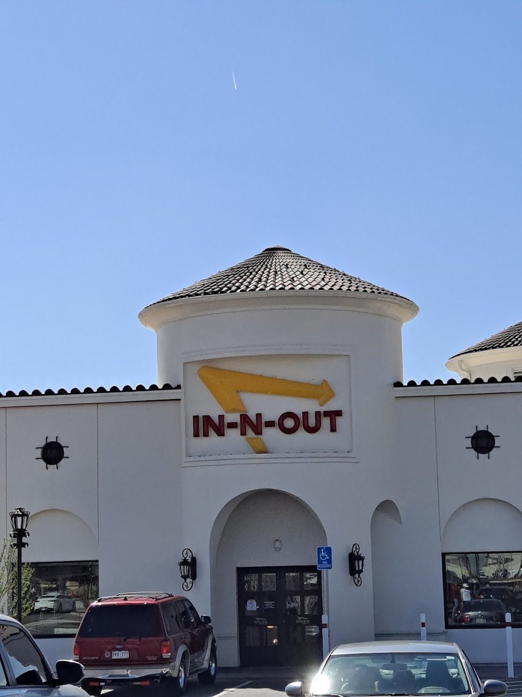 In-N-Out Burger | restaurant | 2895 New Center Point, Colorado Springs, CO 80922, USA | 8007861000 OR +1 800-786-1000