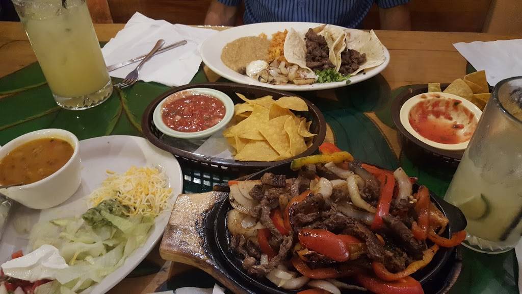 Sol De Mexico | restaurant | 125 N Bay St, Eustis, FL 32726, USA | 3523570259 OR +1 352-357-0259