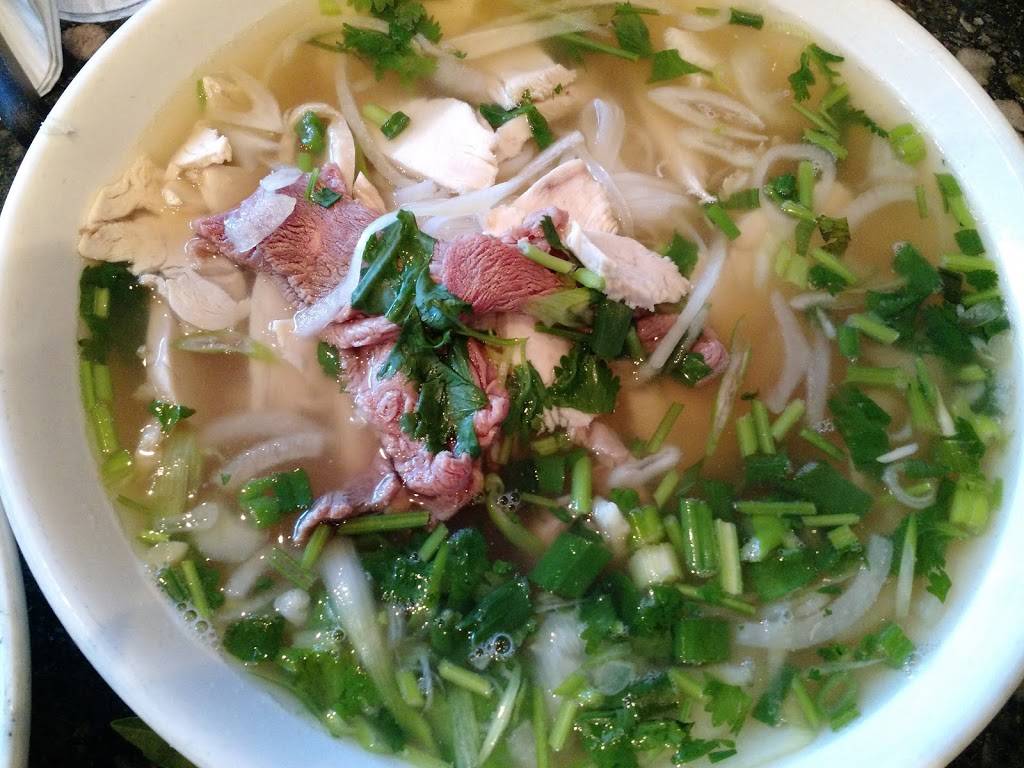 Pho Tay Ho | restaurant | 6414 Rue Saint-Denis, Montréal, QC H2S 2R7, Canada | 5142735627 OR +1 514-273-5627