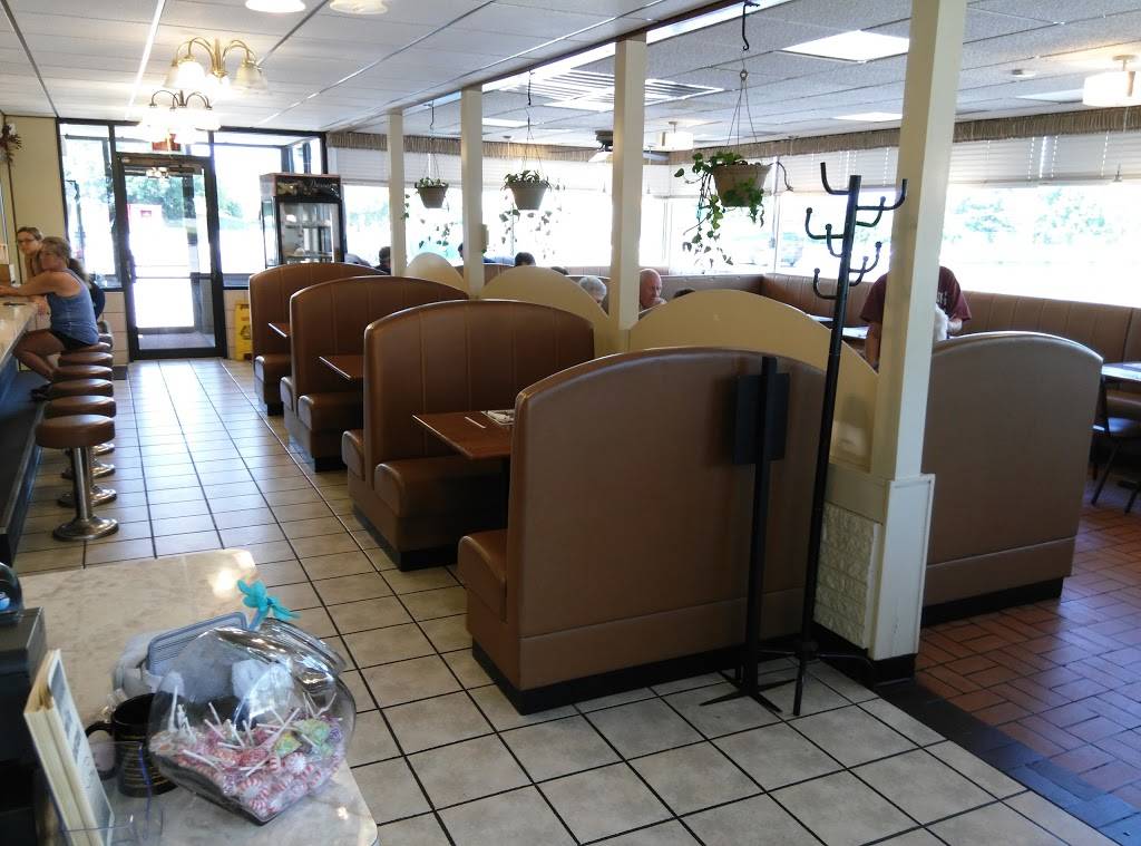 Greyhound Family Restaurant | restaurant | 9846 Molly Pitcher Hwy, Shippensburg, PA 17257, USA | 7173003594 OR +1 717-300-3594