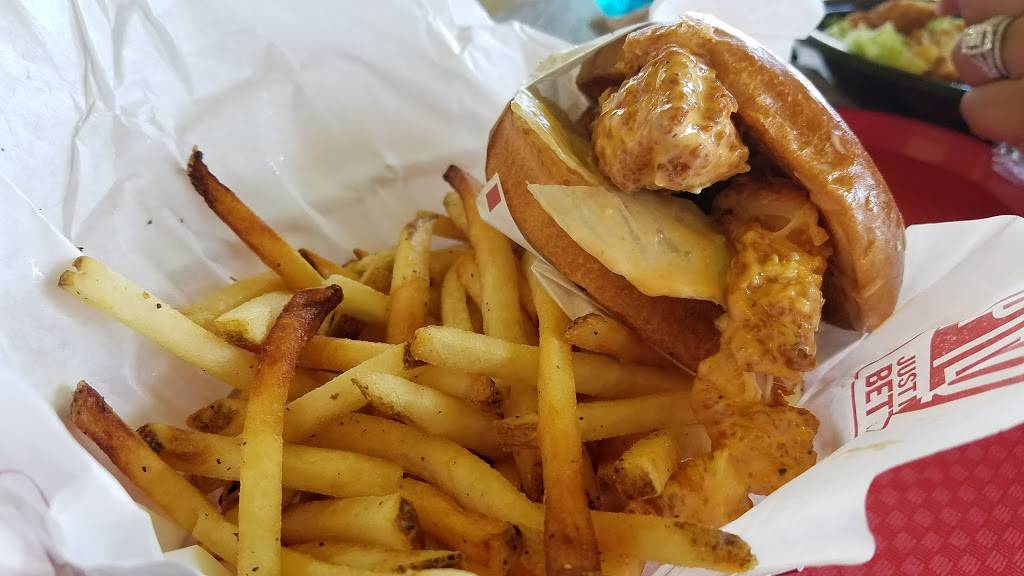 PDQ Restaurant | restaurant | 134 Gornto Lake Rd, Brandon, FL 33511, USA | 8138648519 OR +1 813-864-8519