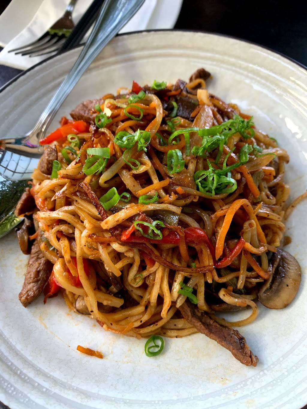 Star Fusion and Bar | restaurant | 538 Broadway E, Seattle, WA 98102, USA | 2062575127 OR +1 206-257-5127