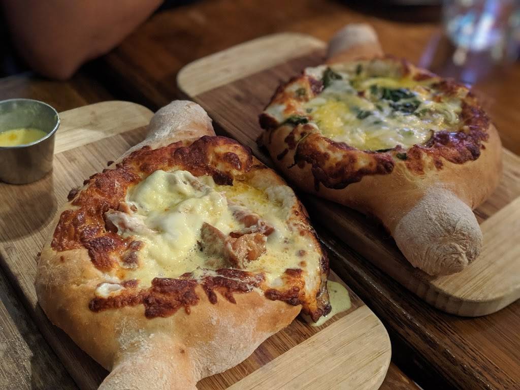 Cheeseboat | restaurant | 80 Berry St, Brooklyn, NY 11249, USA | 9292958401 OR +1 929-295-8401