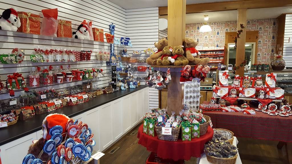 Furlongs Candies & Ice Cream | restaurant | 1355 Boston Providence Hwy, Norwood, MA 02062, USA | 7817624124 OR +1 781-762-4124