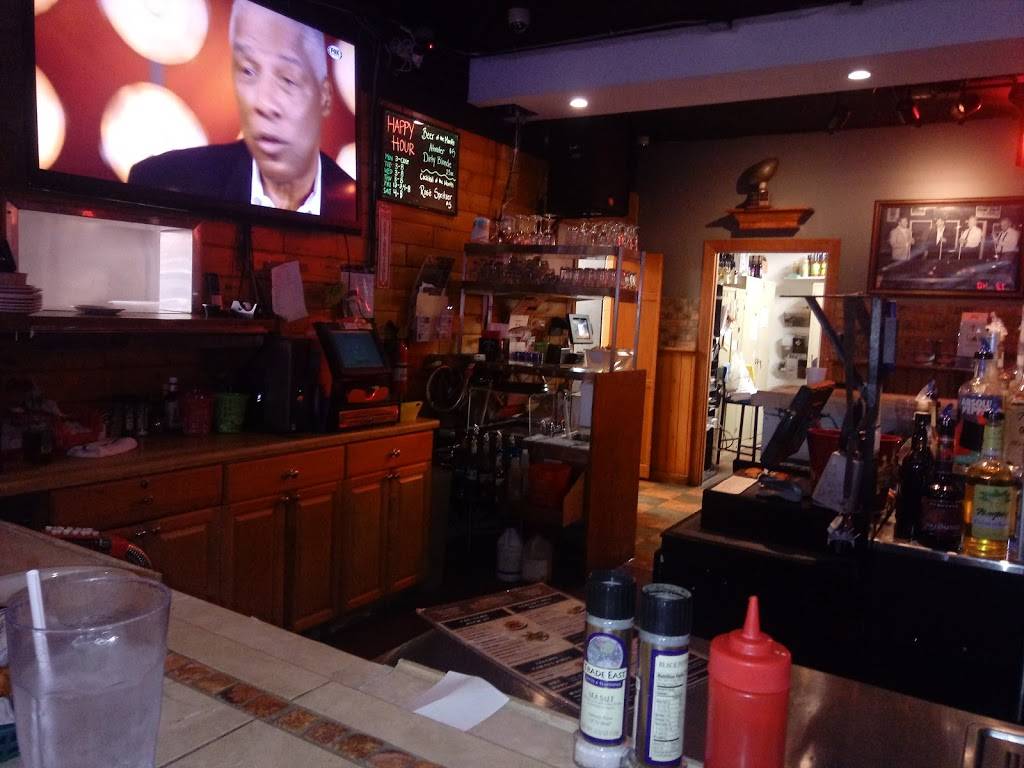 Legends Sports Cafe | restaurant | 3235 W Thompson Rd, Fenton, MI 48430, USA | 8107149100 OR +1 810-714-9100