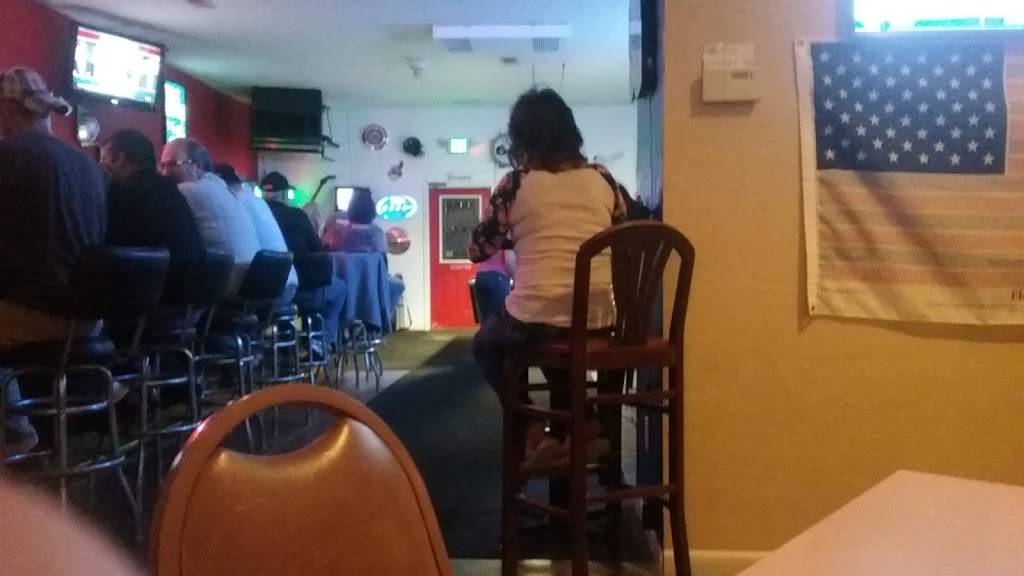 Lakers Food & Spirits | restaurant | 7610 S Lake St, Hamilton, IN 46742, USA | 2604883582 OR +1 260-488-3582