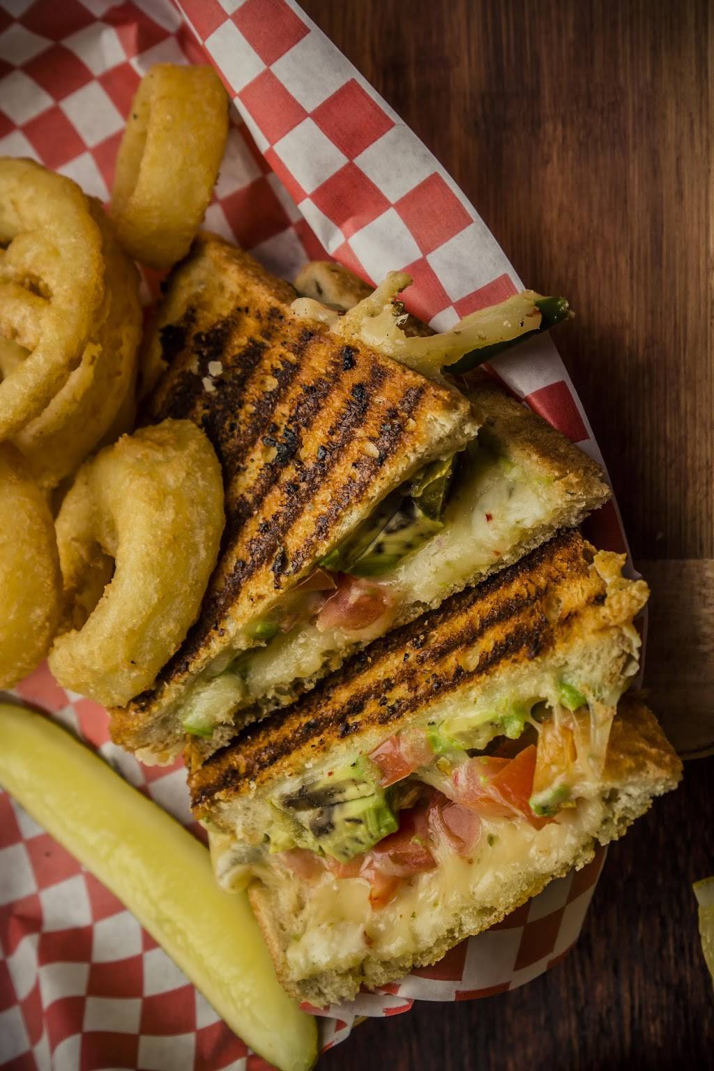 The Bull & Barrel Urban Saloon | restaurant | 359 Talbot St, London, ON N6A 2R5, Canada | 5196018155 OR +1 519-601-8155