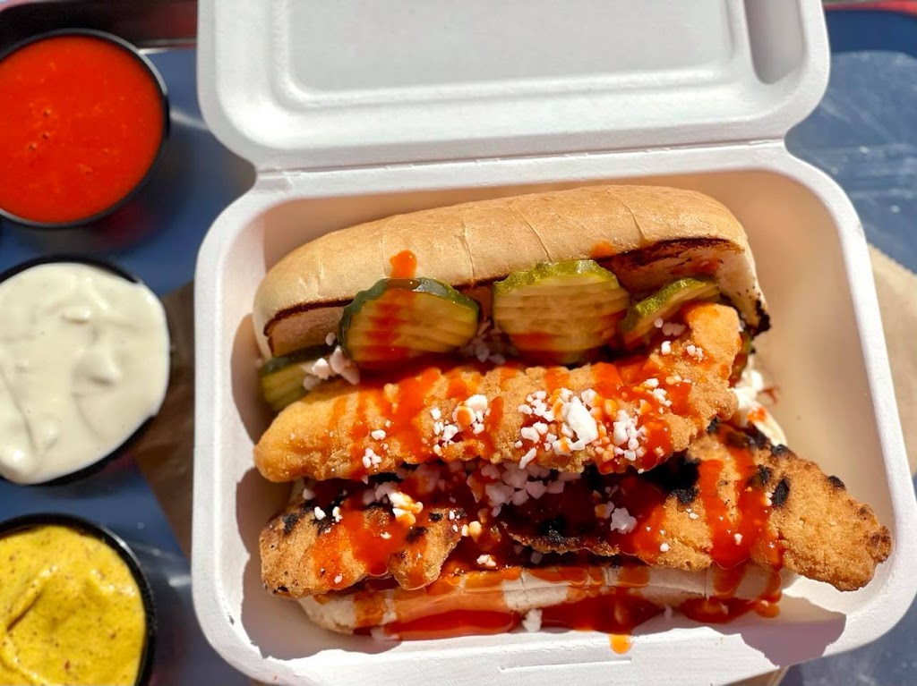 Unreal Chicken Harrisburg | meal takeaway | 2805A Market Street Rd, Penbrook, PA 17103, USA | 7174210874 OR +1 717-421-0874