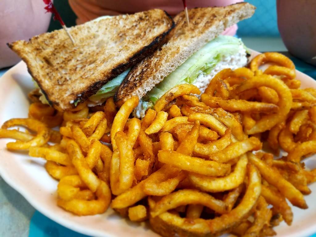 Floridian Diner | restaurant | 2301 Flatbush Ave, Brooklyn, NY 11234, USA | 7183771895 OR +1 718-377-1895