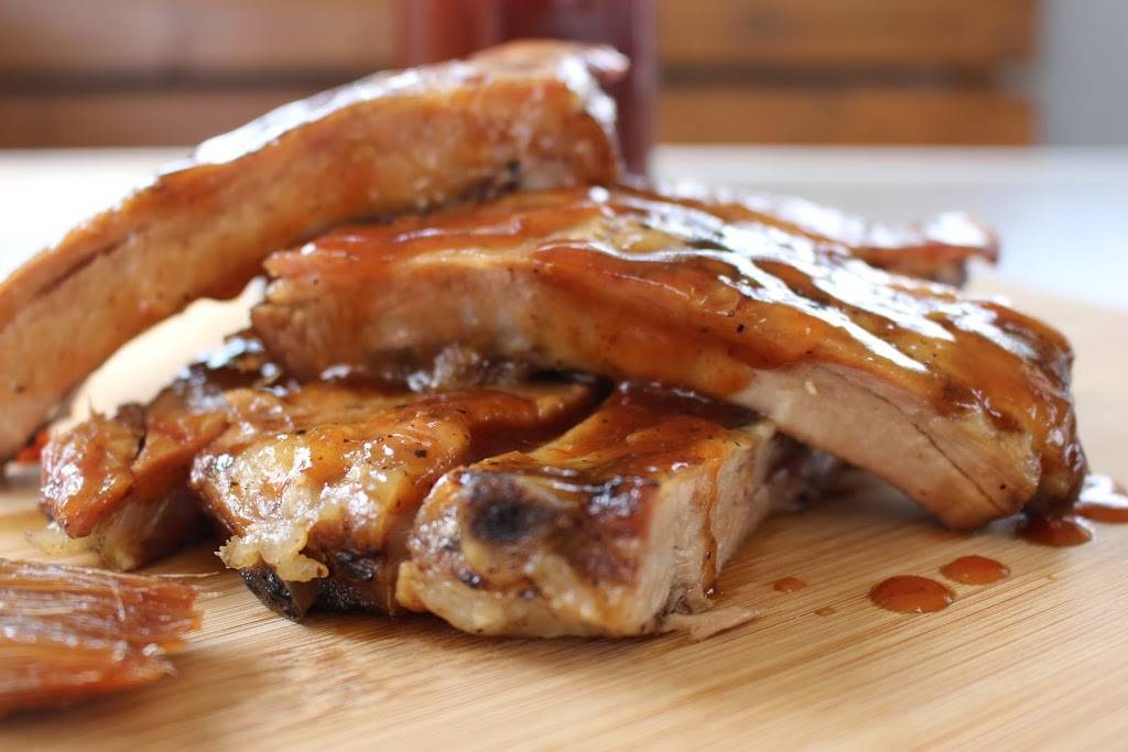 Papa Bills B.B.Q. | meal takeaway | 10114 NC-711, Pembroke, NC 28372, USA | 9105213666 OR +1 910-521-3666