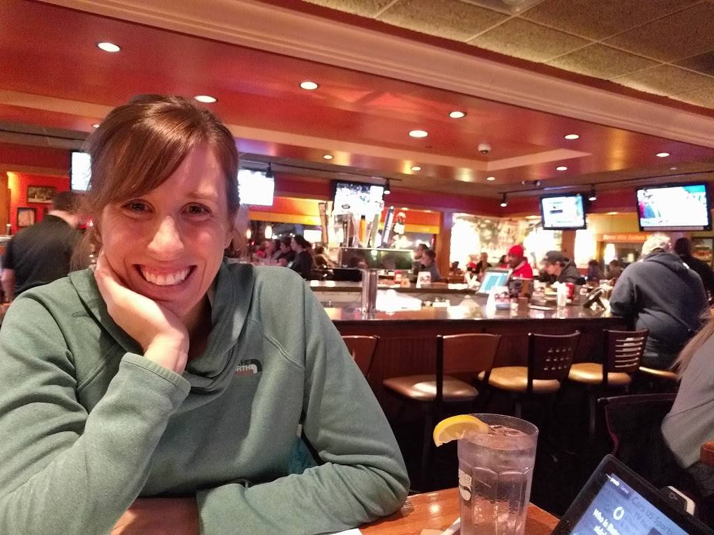 Applebees Grill + Bar | restaurant | 4955 28th St SE, Grand Rapids, MI 49546, USA | 6169771900 OR +1 616-977-1900