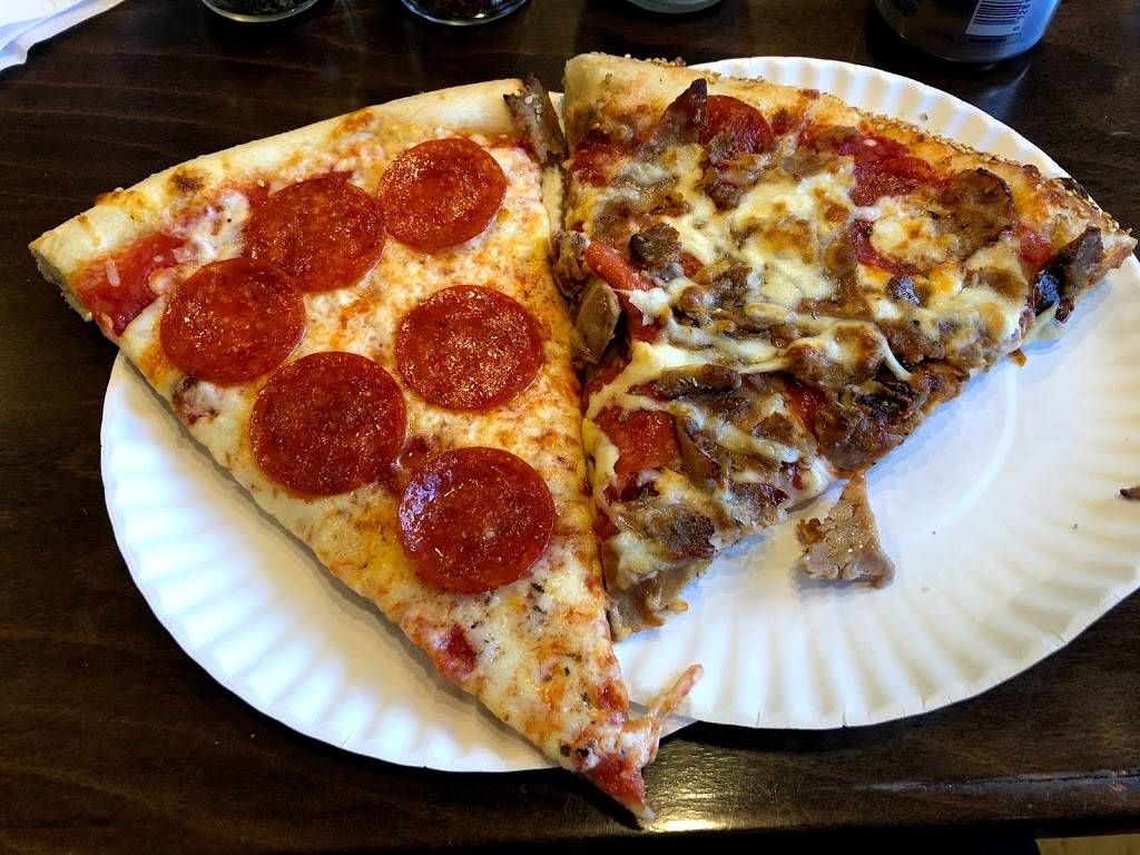 DiMaggios Pizzeria | restaurant | 3 W Village Green, Hicksville, NY 11801, USA | 5167960611 OR +1 516-796-0611