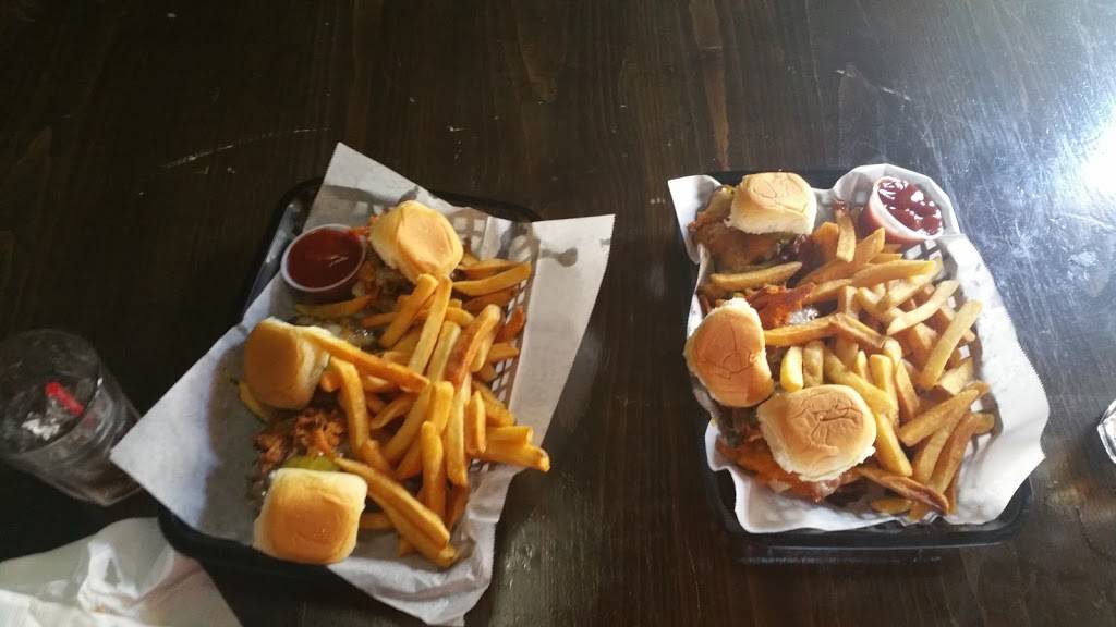 Off Base Bar & Grill | restaurant | 9522 Miramar Rd, San Diego, CA 92126, USA | 8585780757 OR +1 858-578-0757