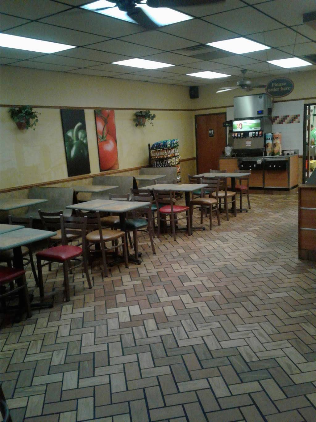Subway Restaurants | restaurant | 2596 Gus Thomasson Rd, Dallas, TX 75228, USA | 2143201222 OR +1 214-320-1222