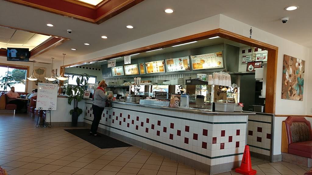 Toms Burgers 25 | restaurant | 695 W Palmdale Blvd, Palmdale, CA 93551, USA | 6619479777 OR +1 661-947-9777