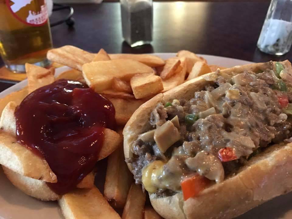 Mr. Ds Tavern | cafe | 876 Rubber Ave, Naugatuck, CT 06770, USA | 2034904770 OR +1 203-490-4770