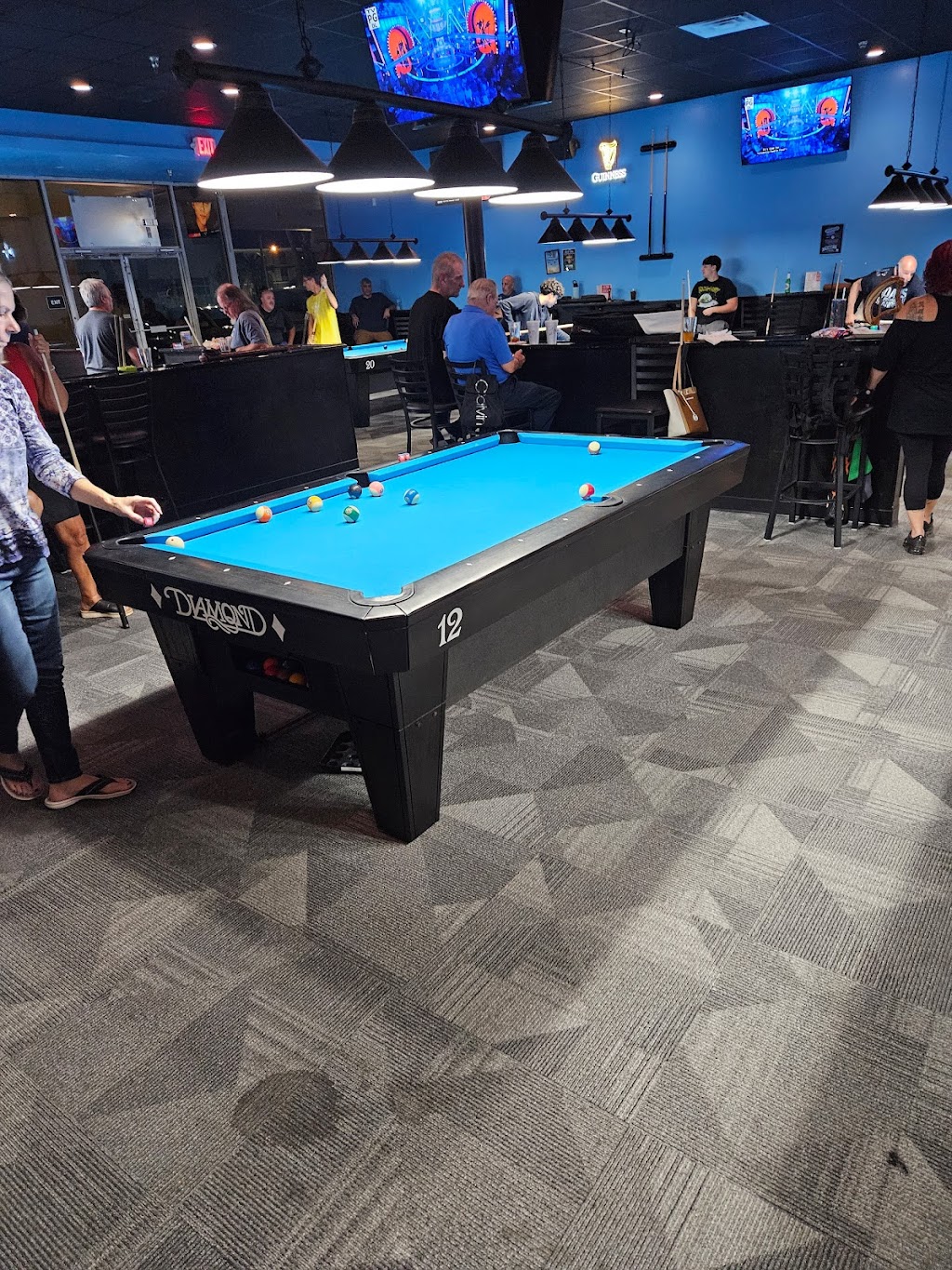 Qball Beaches | restaurant | 1226 Beach Blvd, Jacksonville Beach, FL 32250, USA | 9048535074 OR +1 904-853-5074